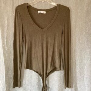 Elodie Ribbed Olive Green Long Sleeve Bodysuit Size M